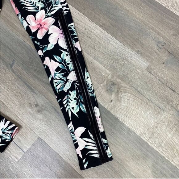 Pink by Victoria’s Secret Tropical Print Mesh Stripe Leggings Black Pink XS - Picture 4 of 9
